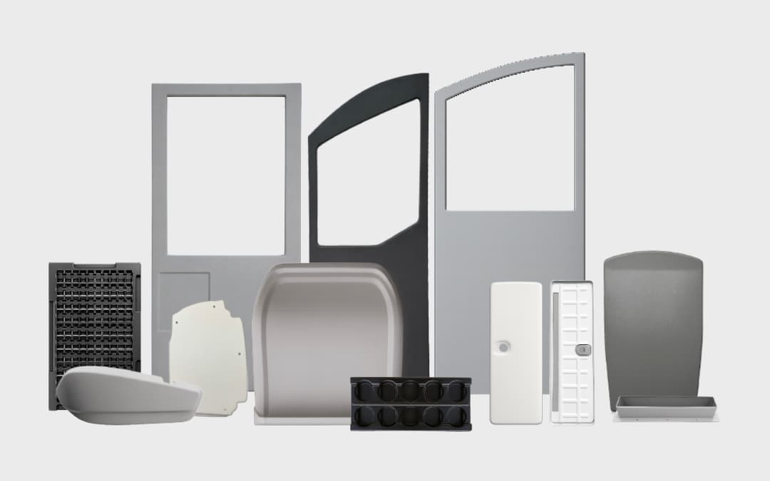 Termoform yöntemiyle üretilmiş araç kapısı, panel ve taşıma kasası parçaları